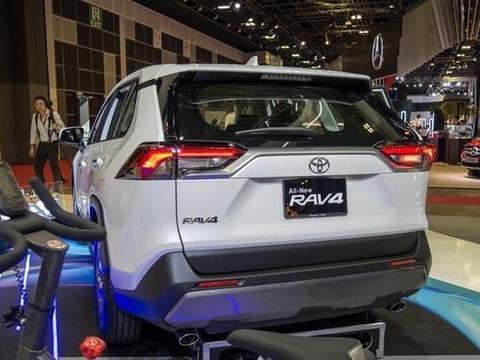 丰田RAV4首发，外观漂亮，标配7个安全气囊，将搭载三种动力！