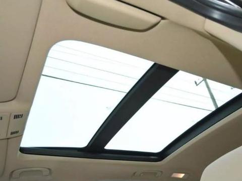 汽车天窗有啥用它真正的作用是这个，99％的车主都不知道