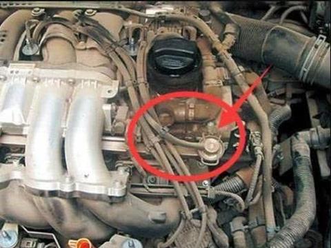 建议车主：不管车子贵不贵，一月清理这个孔！油耗低马力足寿命长