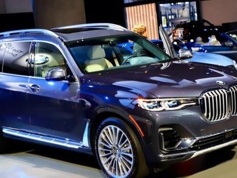 千呼万唤，宝马X7终于亮相，卡宴都压不住，膨胀了！