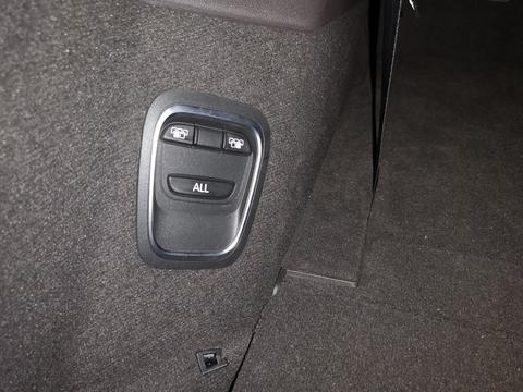 夜间酷似小酒吧 到店看进口雷诺ESPACE TCe300旷逸版