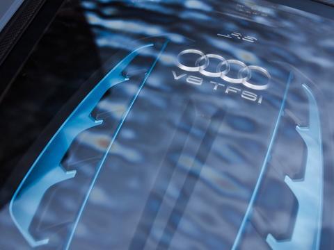 奥迪最强RS6,全车覆盖碳纤维套件+超强性能,这才是真正西装暴徒