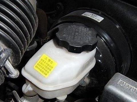 汽车保养不只是换机油，这4点千万别忘了！