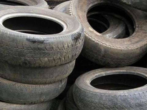 修车时换下来的这几个零件要记得带走，转手一卖，能加好几次油