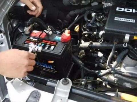 修车换下的4个零部件，千万别丢，老司机：或将损失上万块