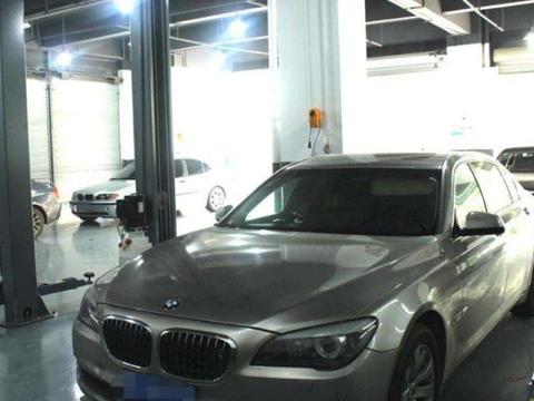 宝马保养完，原装配件被偷偷换掉，4S店给你换个好的还不乐意