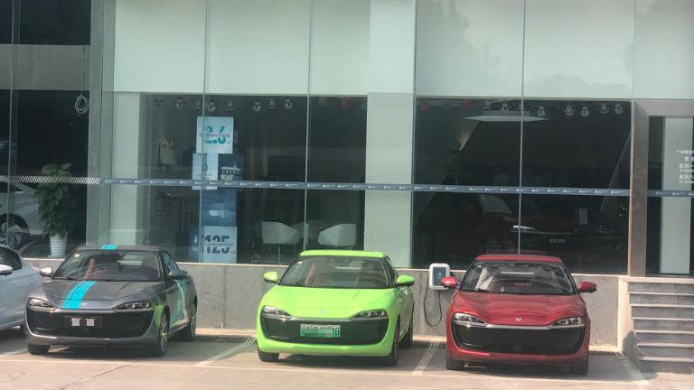 用户买车返乡“晒命”，门店大促只求“保命”