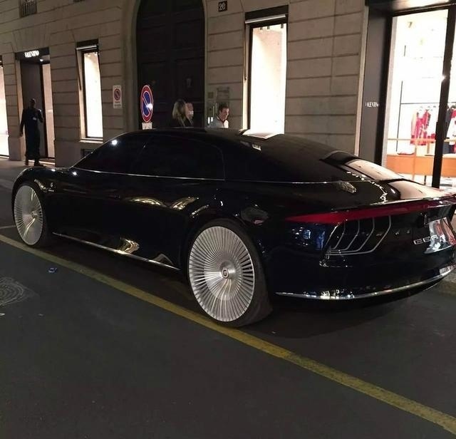 电动轿跑， 自杀式开门，60辐轮毂！