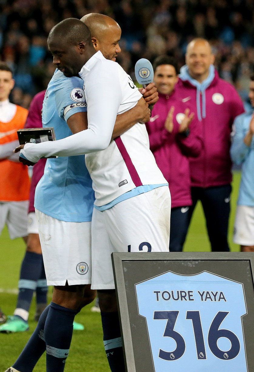 足球老照片:亚亚·图雷(yaya toure)曼城时期经典照30张