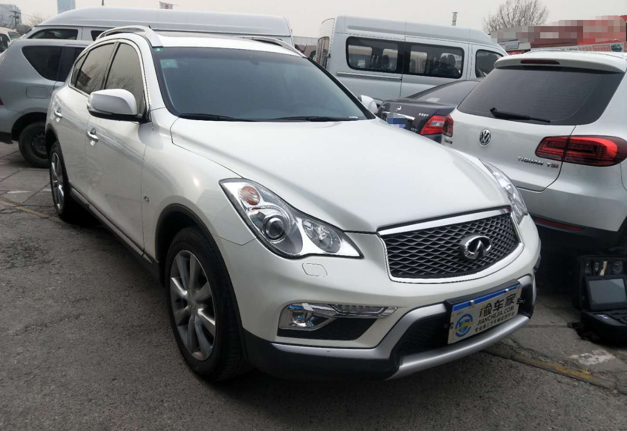 如何选购中型SUV，22万买台没出质保的英菲尼迪QX50值不值？