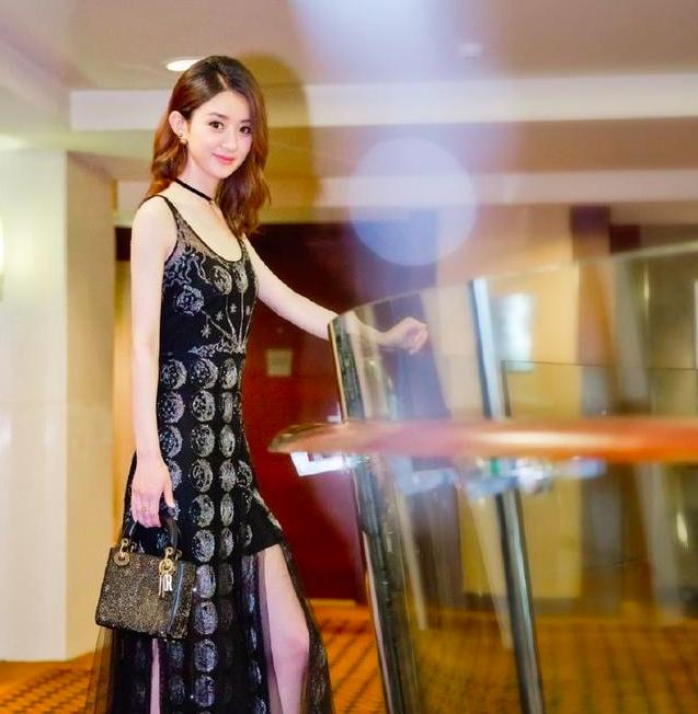 赵丽颖坐月子期间消息反比平时多?刚出月子就上演"取关"事宜!