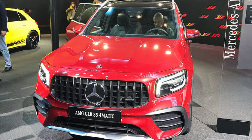 SUV又一王牌！奔驰GLB性能版来袭，只等土豪下单