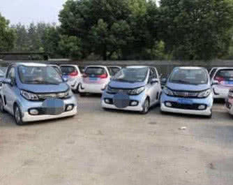 偶遇大批众泰库存车,卖不动急死4S店,店员:4万