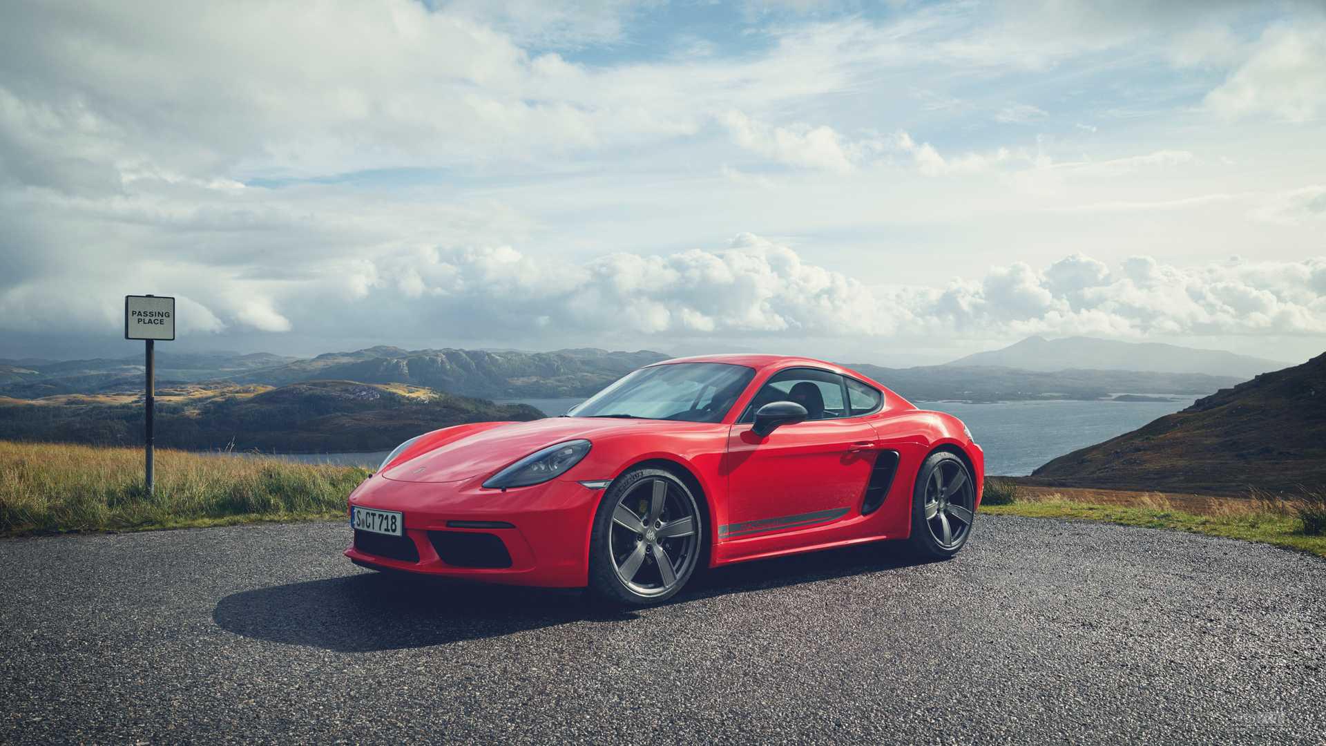 连多媒体都没了 保时捷发布718 T官图