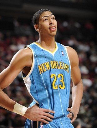 一战封神的得分狂潮与防守威慑