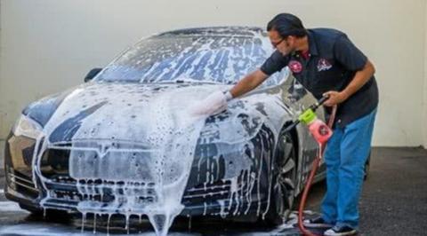 雨后要不要洗车呢？许多新司机没弄明白！