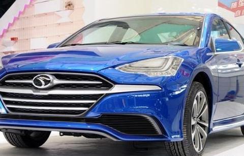 档次不输A4，东南V7 配2.4L动力 颜值比帝豪高