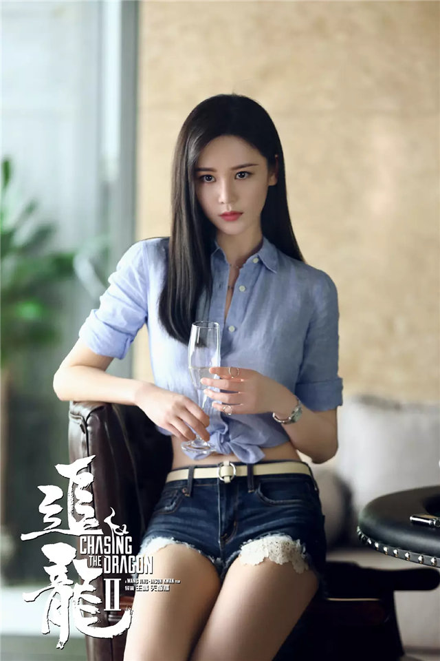 王晶《追龙2》单挑“黑凤凰”，还要面临哥斯拉和黑衣人围追堵截