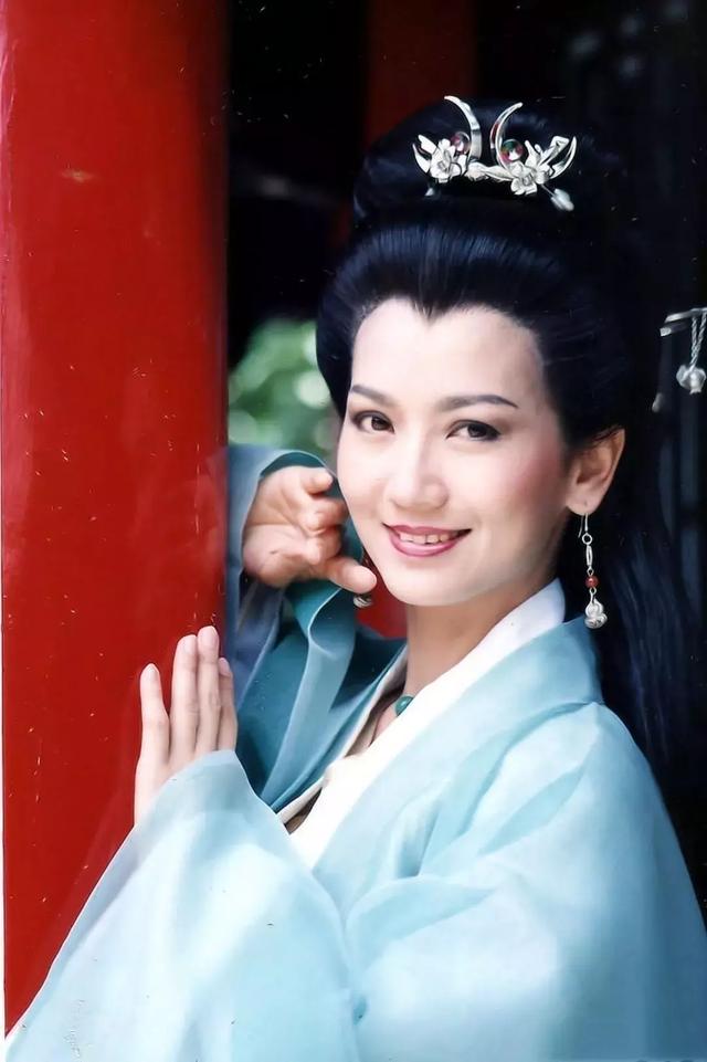 “活在精修图里的美人”赵雅芝,早已不是我们认识的“白娘子”?
