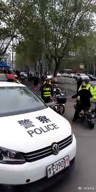 安阳骑电动车的注意了！非机动车逆行被交警罚款