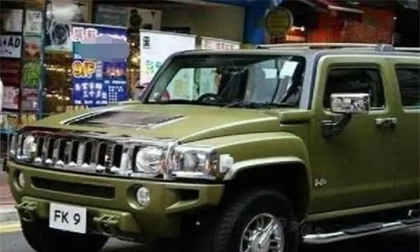这辆车,是陈小春开了10年都不舍得换掉的车,全香港仅此一辆!