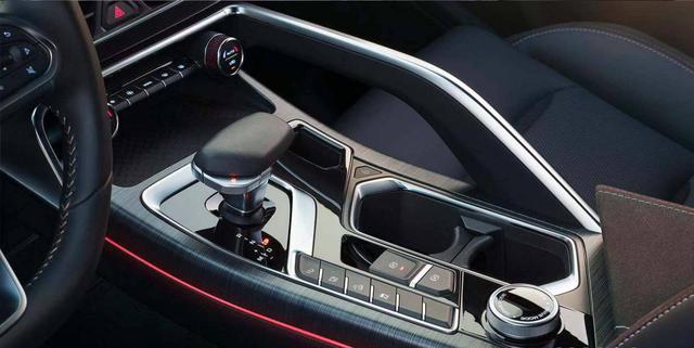 吉利首款跨界SUV,对比长安CS85 COUPE,它俩谁更好?