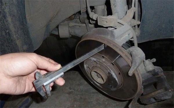 刹车出现这五种情况，不加以重视分分钟命丧黄泉！