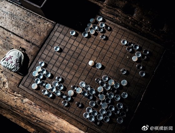 幻灯-《神之一手:鬼手》海报 权相佑演绎围棋鬼手