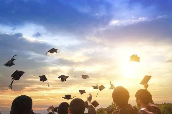 大学毕业以后想去四大事务所，需要具备什么条件？