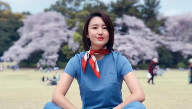 央视美女主持人张蕾公开最新生活照,40岁的年纪却像大学生一样