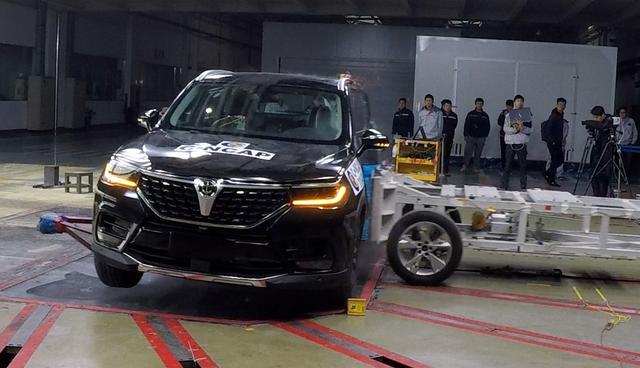 华晨中华V7碰撞测试解读: 车体结构设计合理, 五星成绩触手可及