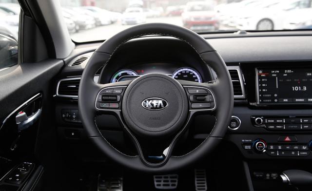 轴距2.7米的混动SUV,每公里油钱3毛,纯原装进口只卖15万