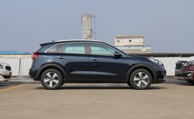 轴距2.7米的混动SUV,每公里油钱3毛,纯原装进口只卖15万