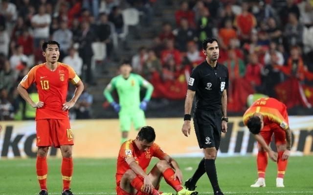 国足0-3惨败伊朗后!中国足球未来该怎么走?黄
