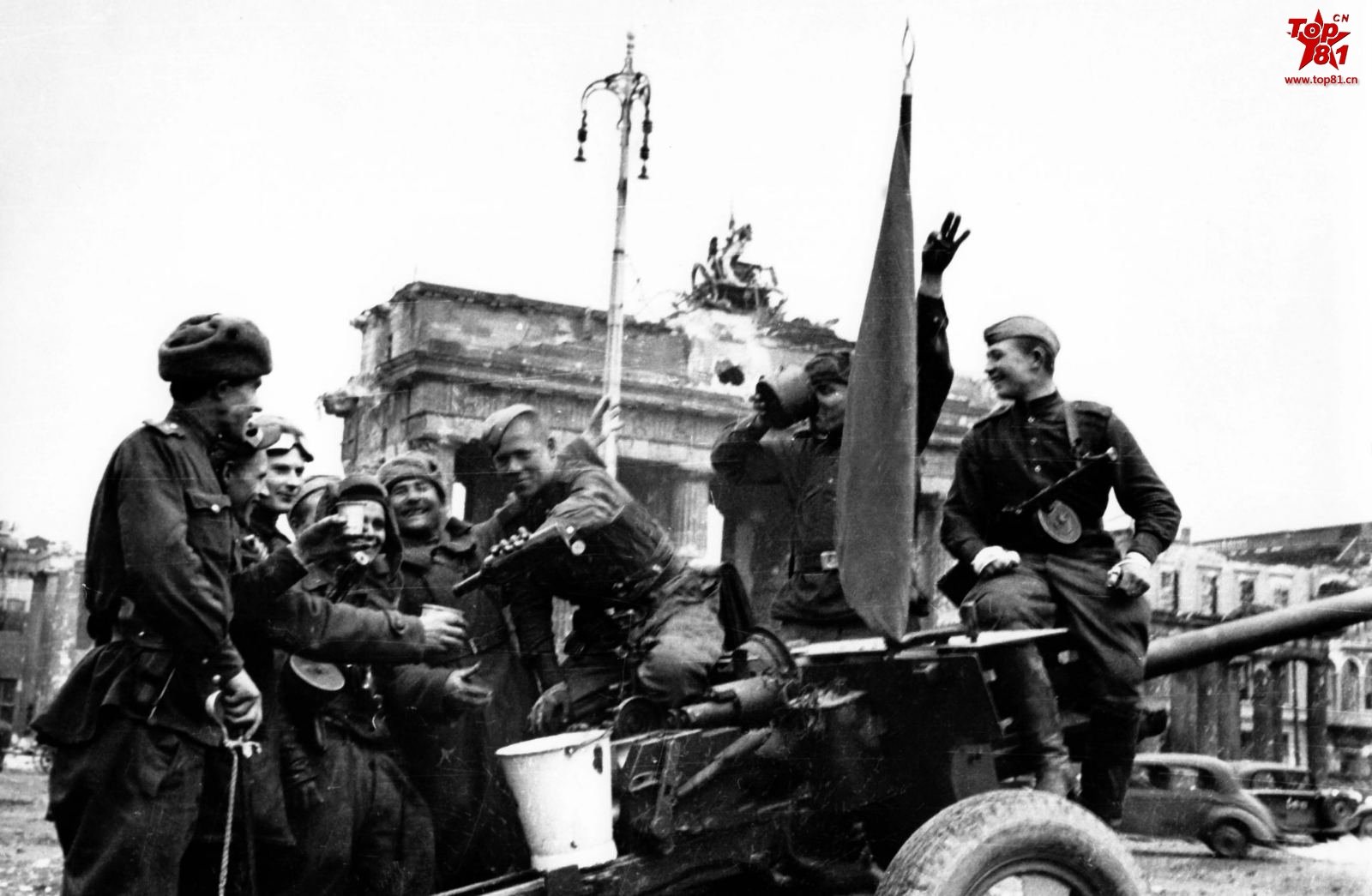 1945年5月9日苏联红军取得柏林战役的胜利,乌拉