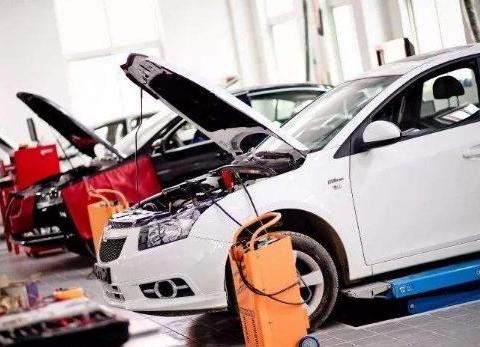 汽车的电瓶使用了将近6年需要更换吗维修师傅这样说！