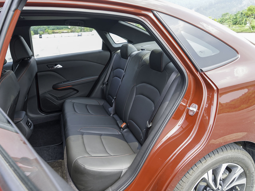 百公里5个油,最低7万多,这些家轿不仅卖得好,还靠谱