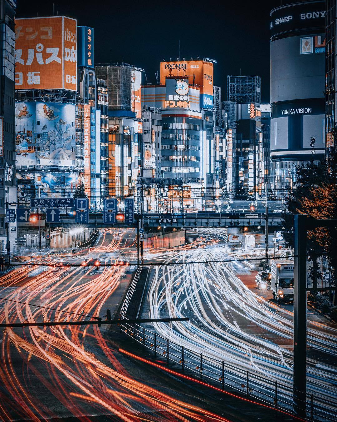 Shinjuku at Night: Tokyo City Lights HD Wallpaper