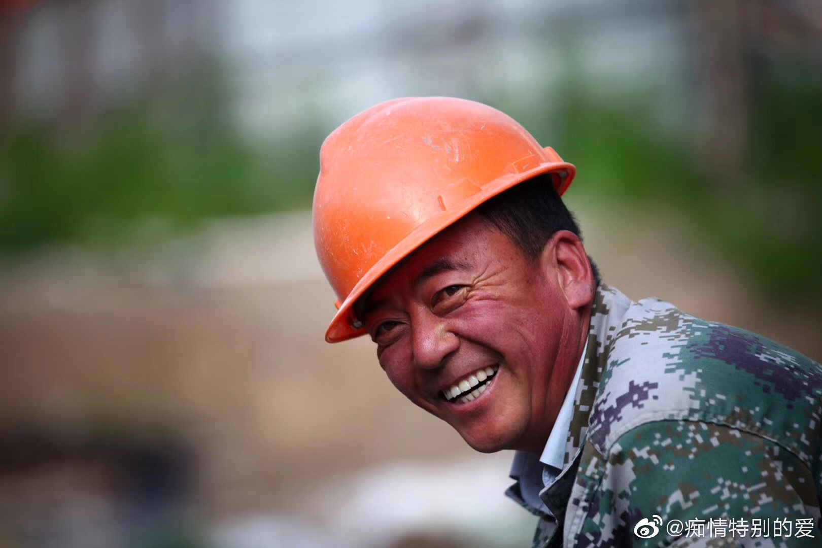 向最美劳动者致敬！—中国钢铁新闻网
