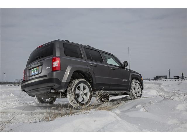 硬派越野车Jeep自由客,国外只是穷人的选择