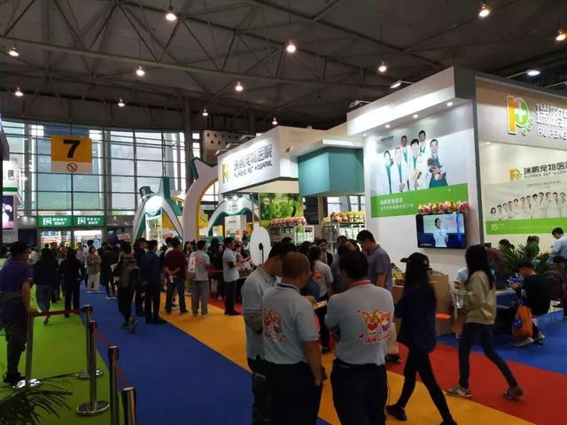 成都宠博会今日开幕,来看看群友发来的现场盛