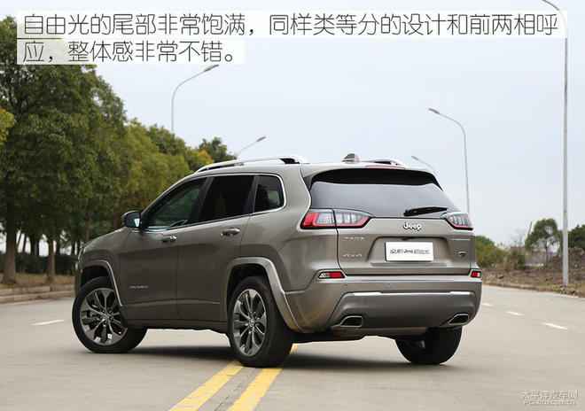 2.0T，真香？新版Jeep自由光四驱全能版评测！