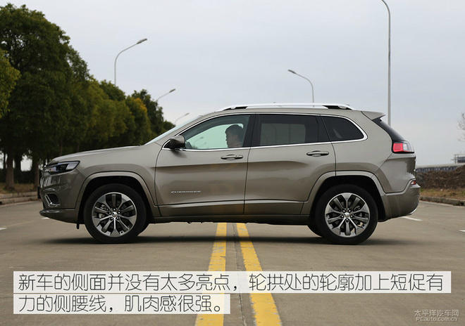 2.0T，真香？新版Jeep自由光四驱全能版评测！