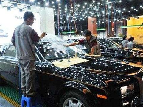 买了新车，别过度的“溺爱”，有几种行为看似爱车，其实更毁车