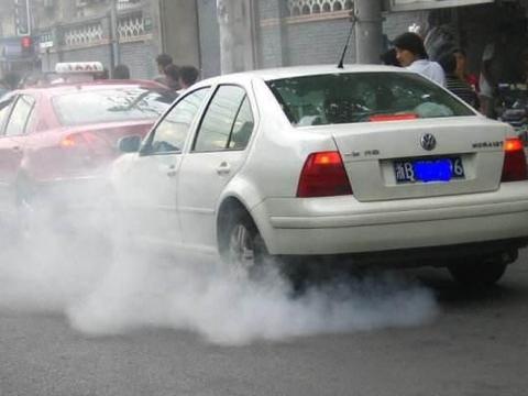 大力轰油门真能除积碳吗？老司机：不可信