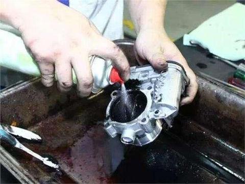 车开越久油耗就越高？修理师傅：这3个零件要更换了，可省一半油