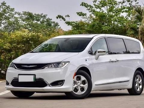 别克GL8见了喊大哥，克莱斯勒大捷龙PHEV 网友评论醉了