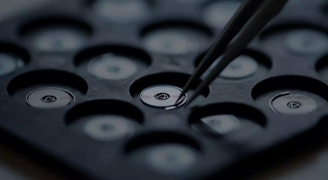 为啥大家都在抢这只SWATCH？新表看起来像10万块，其实只要…