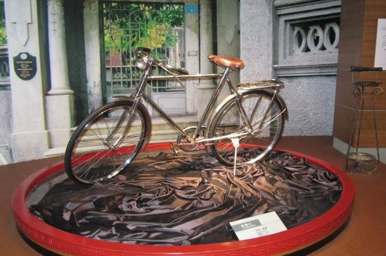 40年前千元的二八大杠，后给劳斯莱斯都不换，网友：这才是豪车