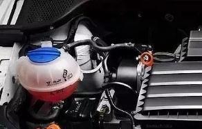 玻璃水还在用自来水充数？这么加水，你的汽车迟早得大修！